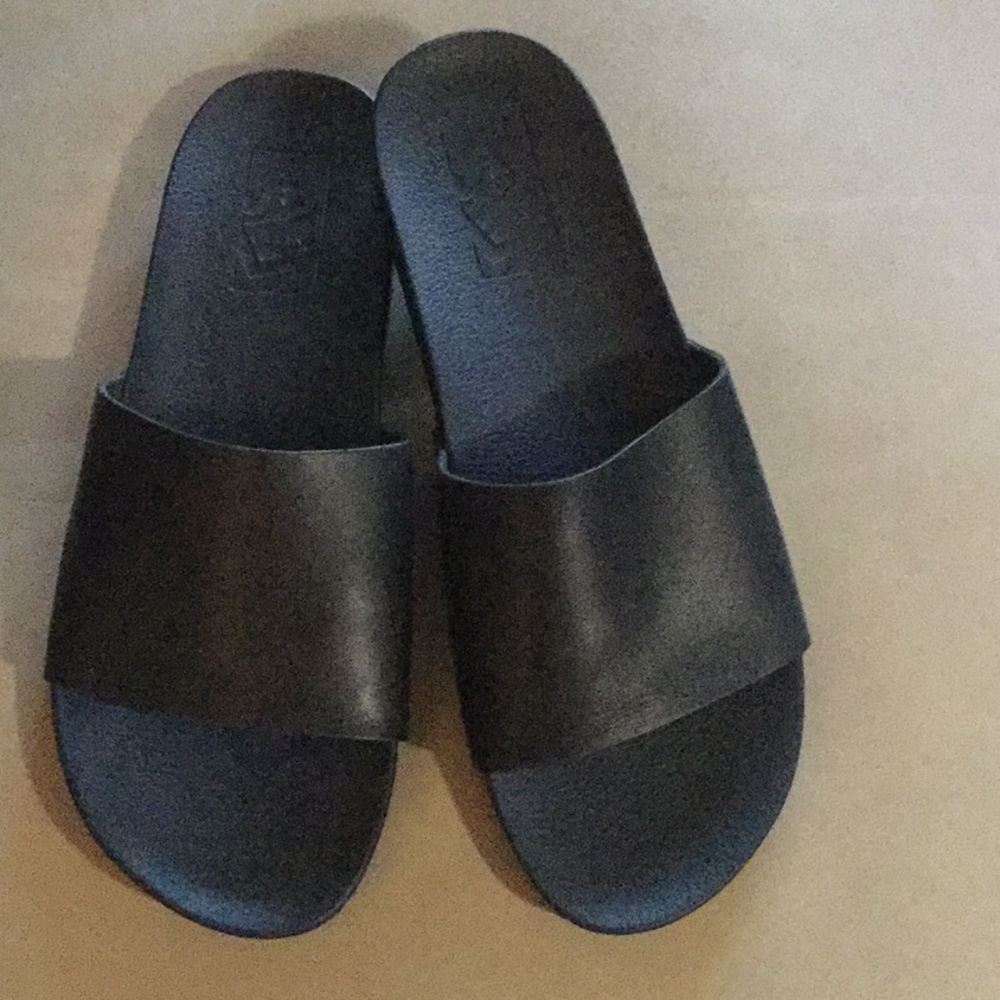 VANS  Deacon Leather Slides Womens 8. NWOT,